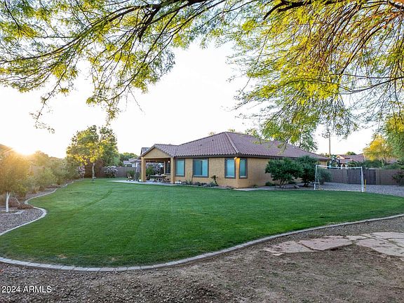 3rd image of 1224 E NIGHTINGALE Lane