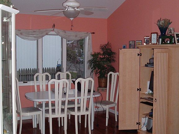 4th image of 417 Roosevelt Ave