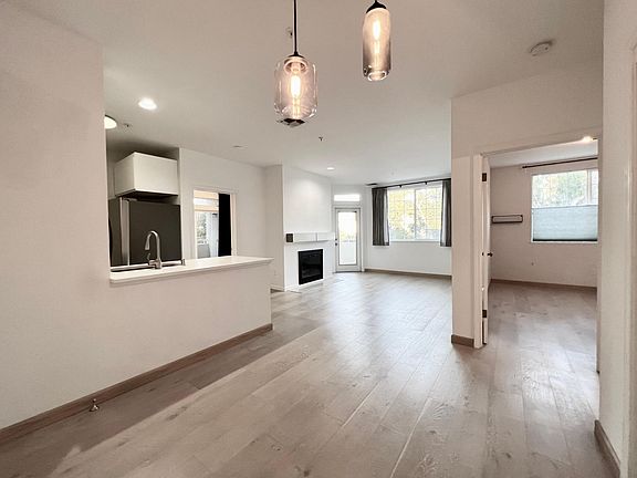 2nd image of 231 El Camino Real #202