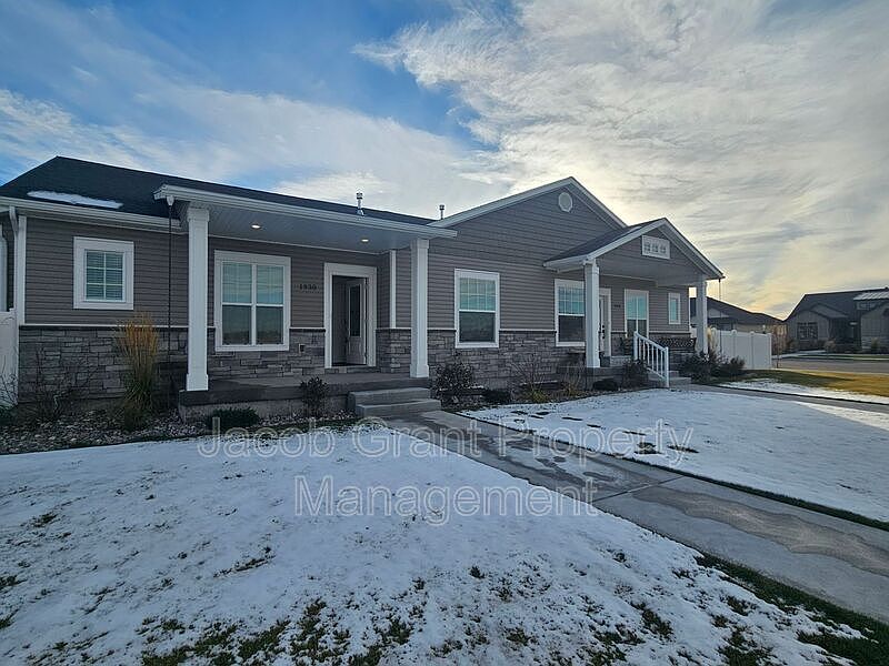 1st image of 1930 Autumn Ln