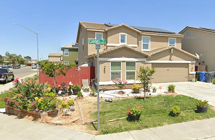 5 bed, 3.5 bath, 2428 sqft, $2,800 — Photo 2