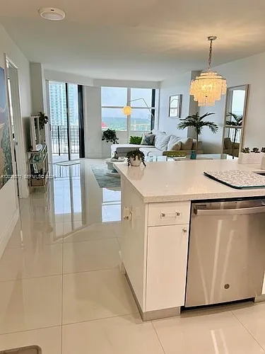1901 Brickell Ave Photo 1