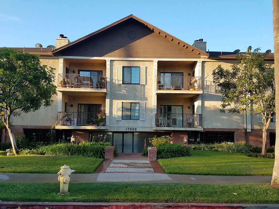 1st image of 17522 Sherman Way Unit 207