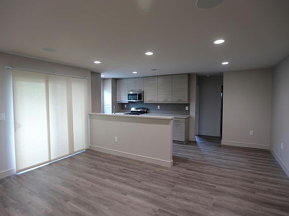 2nd image of 1342 N Fairfax Ave APT 7