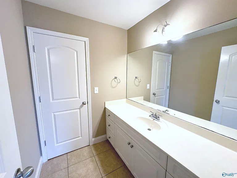126 Windridge Way SW — Photo 32