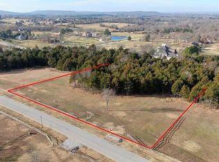 3921 N Hawksbill Rd, Fayetteville, AR 72703