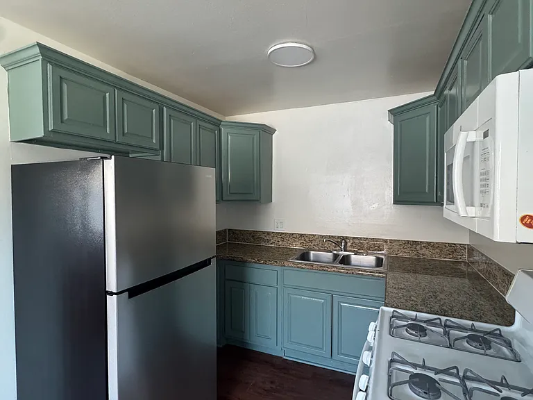 2666 Ellendale Pl #201 — Photo 3