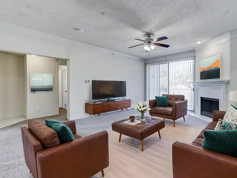 Saxony at Chase Oaks Apartments — Photo 10