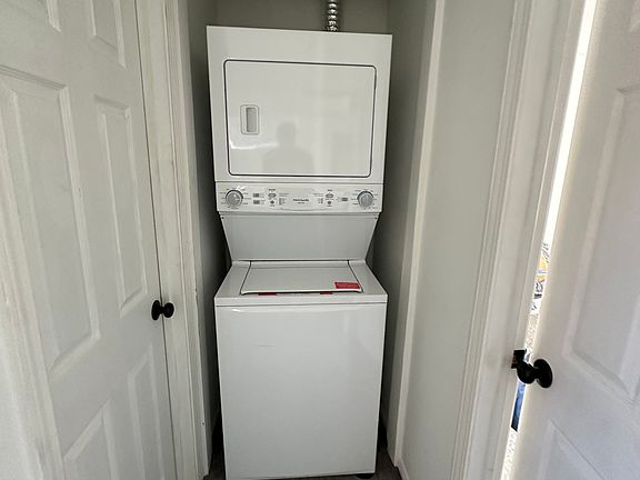 3rd image of 8135 Loma Verde Ave