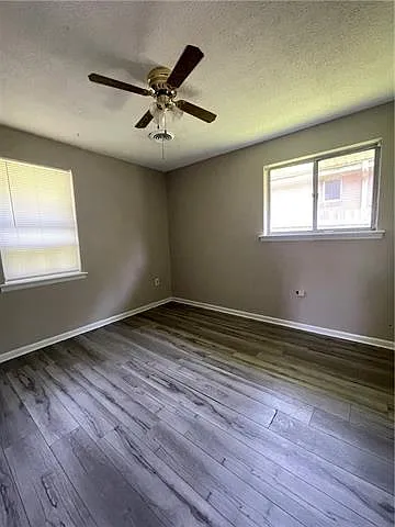 195 Ravan Ave — Photo 10
