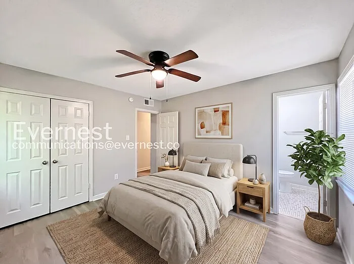 2372 Ashland Dr — Photo 3
