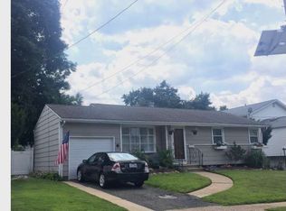 4 Amsterdam Rd, Hamilton, NJ 08620