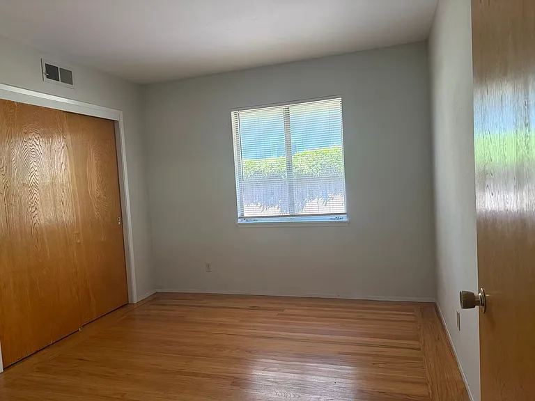 3160 Waverley St #1 — Photo 11