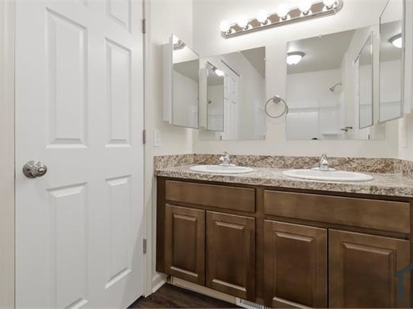5825 Emerald Springs Cir