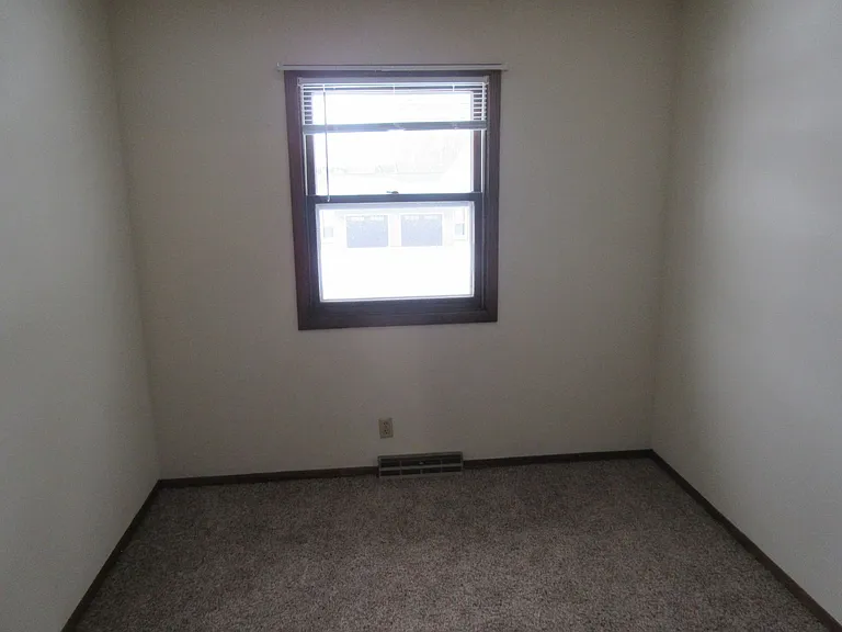 517-519 Margate Dr — Photo 7