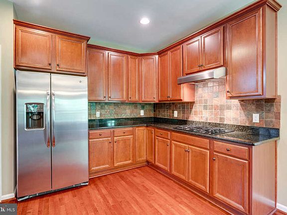 5th image of 74 Regal Ln