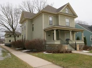 104 S Ellsworth St, Naperville, IL 60540
