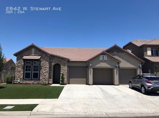 2842 W Stewart Ave, Visalia, CA 93291