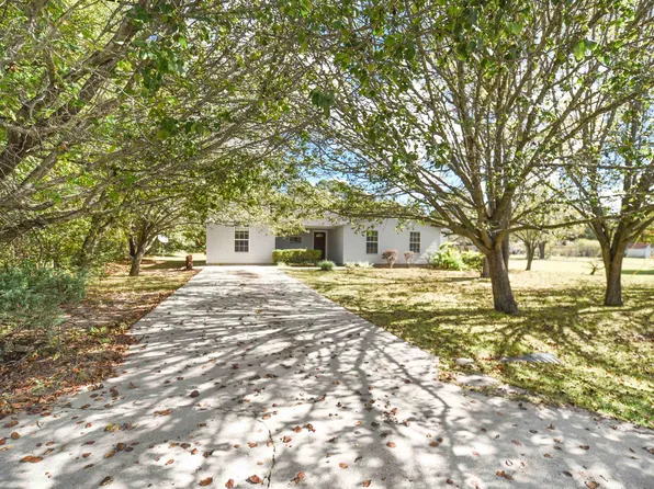 150 1st St NW, Gretna, FL 32332
