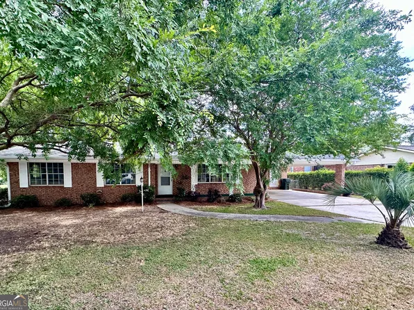 402 Pineview Dr, Waycross, GA 31501