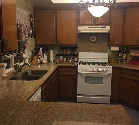 3rd image of 2559 S Malcolm Ave