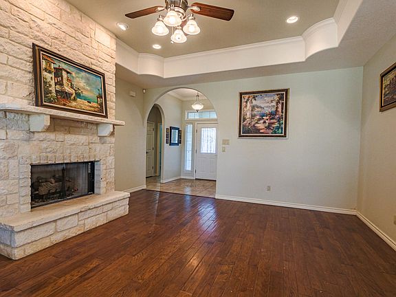 3rd image of 125 Fox Circle