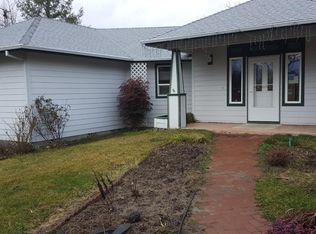 1335 Pinecrest Dr, Grants Pass, OR 97526