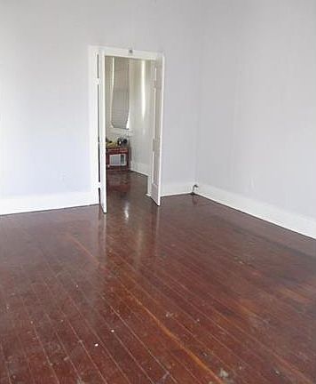 3rd image of 3016 Carondelet St