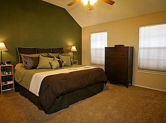 3rd image of 4403 San Mateo Ln