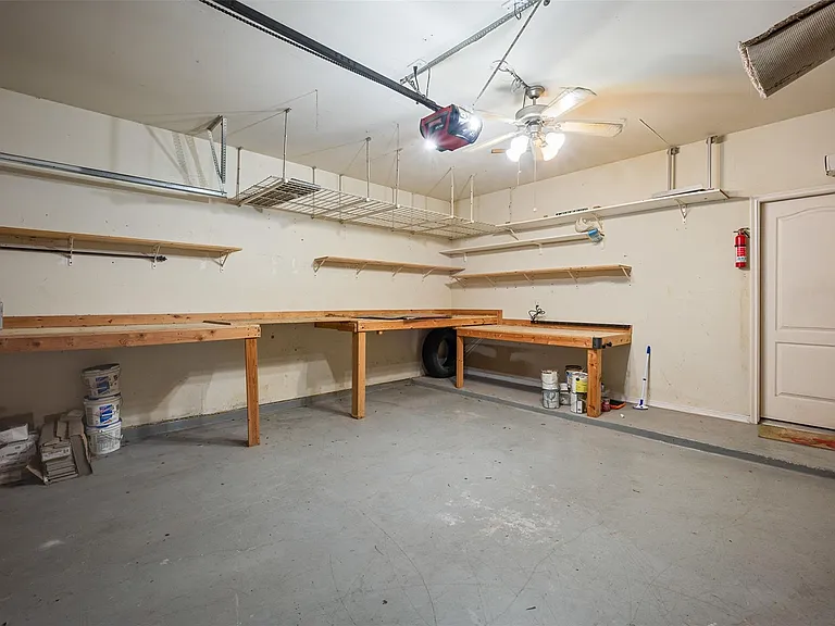2931 Silver Landing Ln — Photo 18