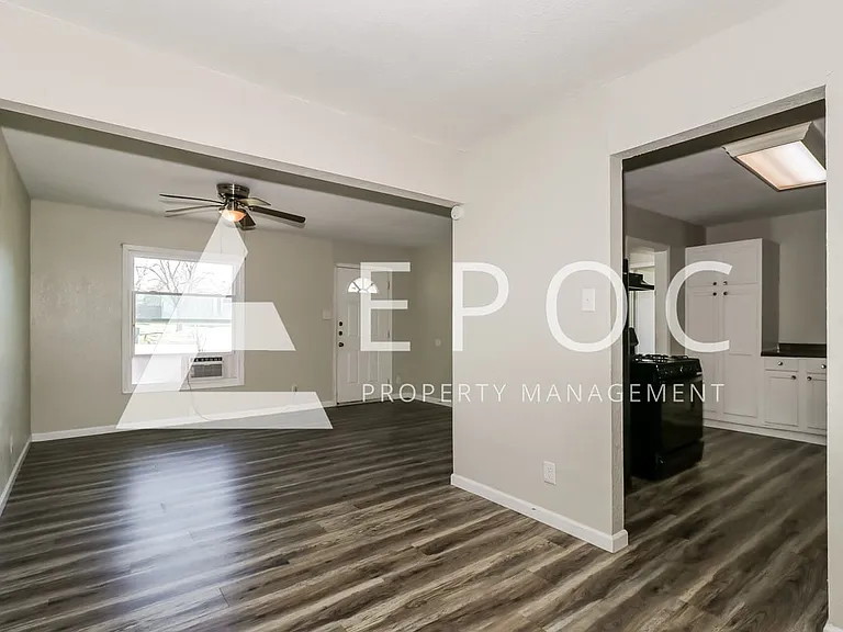 1702 S 9th St — Photo 5