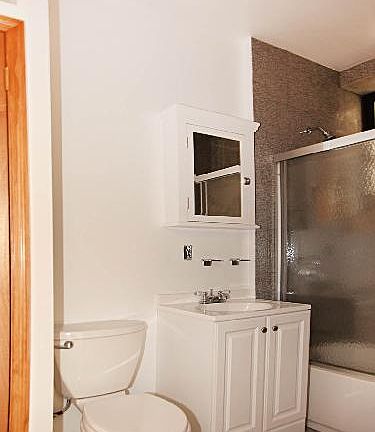 5th image of 324 E 52nd St APT 1a