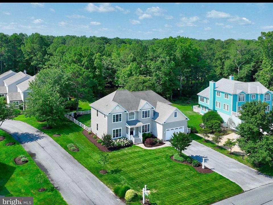 1st image of 305 Walkabout Rd