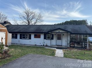 190 Benfield Rd, Crossnore, NC 28616