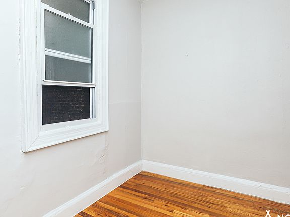 3rd image of 25 Kingsland Ave #1B