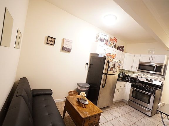4th image of 34 Garnet St #3D