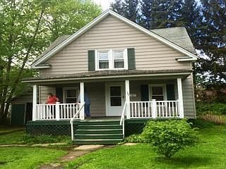 1st image of 105 Woodlawn Ave