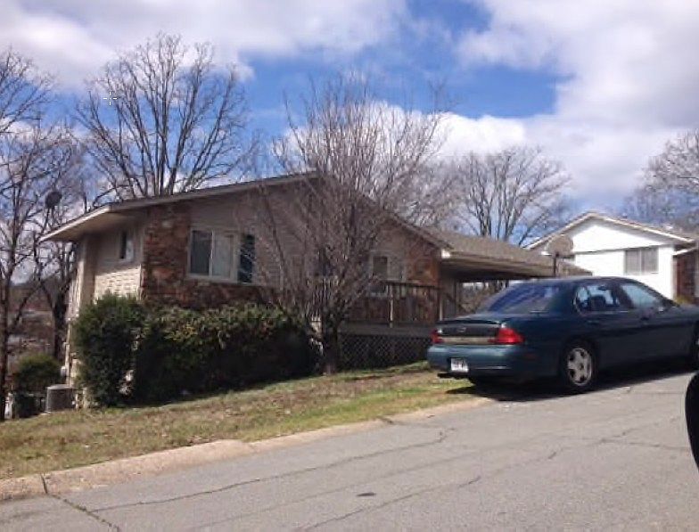 1st image of 1925 Broken Arrow Dr