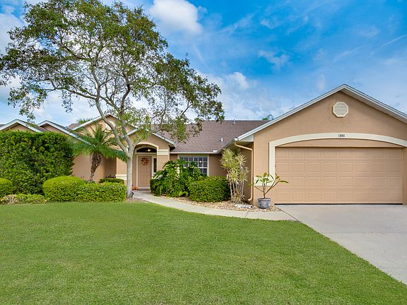 2nd image of 1906 Glen Meadows Cir