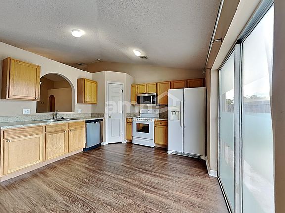 4th image of 30339 Birdhouse Dr