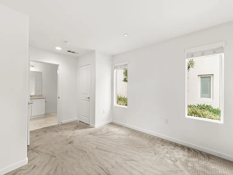 129 N 5th St #F — Photo 8
