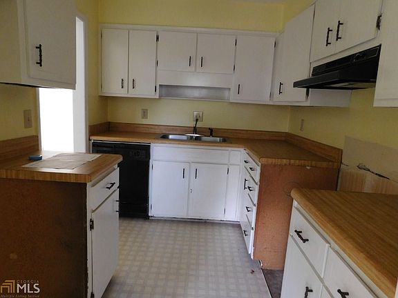 2nd image of 2450 Lehaven Dr