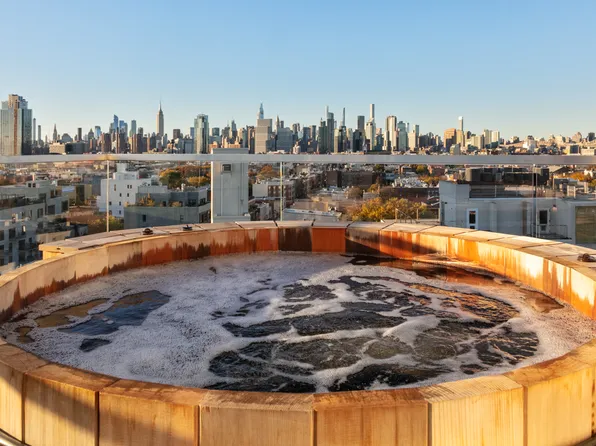 524 Manhattan Avenue image 1 of 20