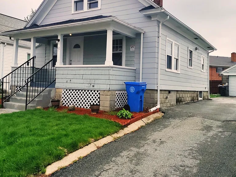 42 Victory St — Photo 3