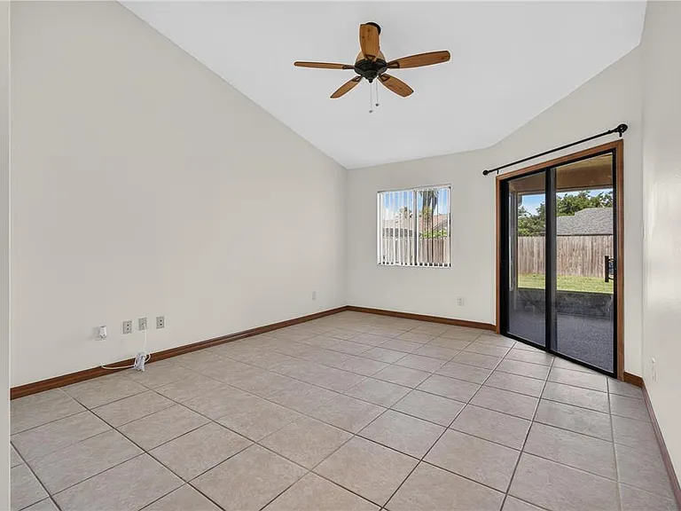 4059 Waterview Loop — Photo 18