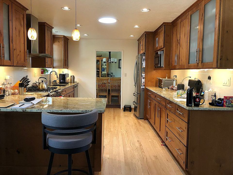 Kitchen's nice to entertain