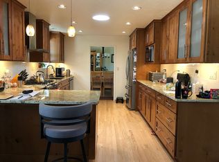 1552 Woodland Dr, Ashland, OR 97520