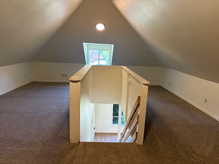351 19th St SE — Photo 14