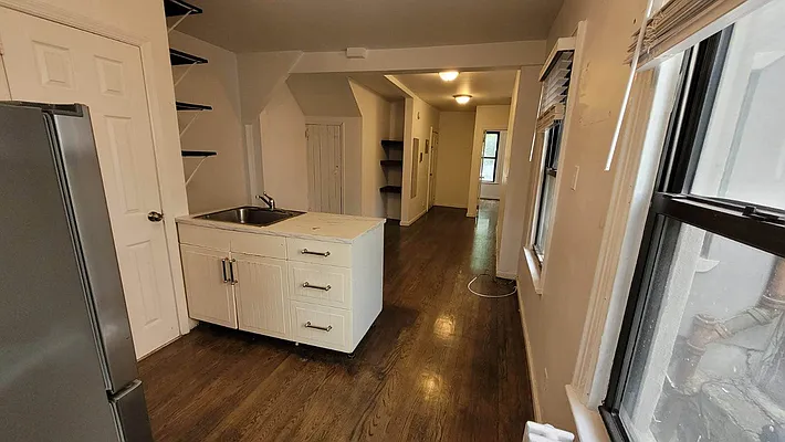 Rented by Delmark Realty LLC | media 28