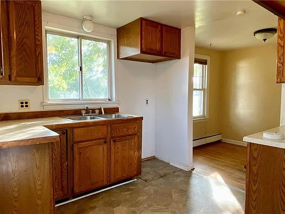 3rd image of 3337 Elmwood Ave